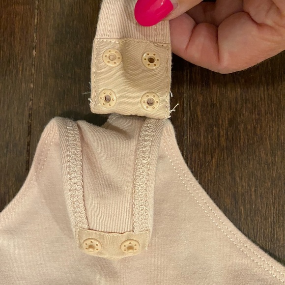 WORN ONCE GUESS PALE PINK SIZE MEDIUM SHORT SLEEVE BODYSUIT - Picture 13 of 15